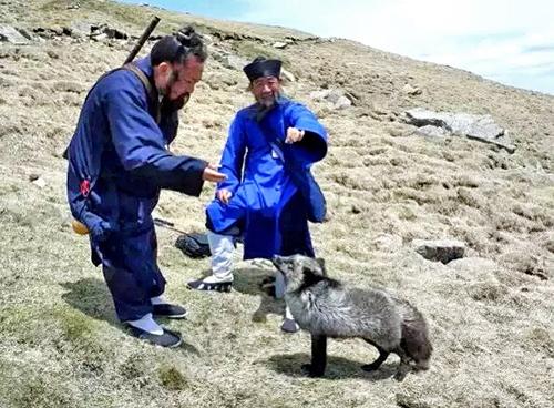 是真名士自风流：南岳道人吹箫召狐狸